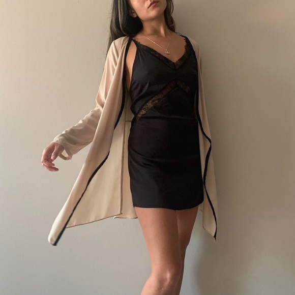 Sheer Almond Pink Duster - Picture 4 of 4